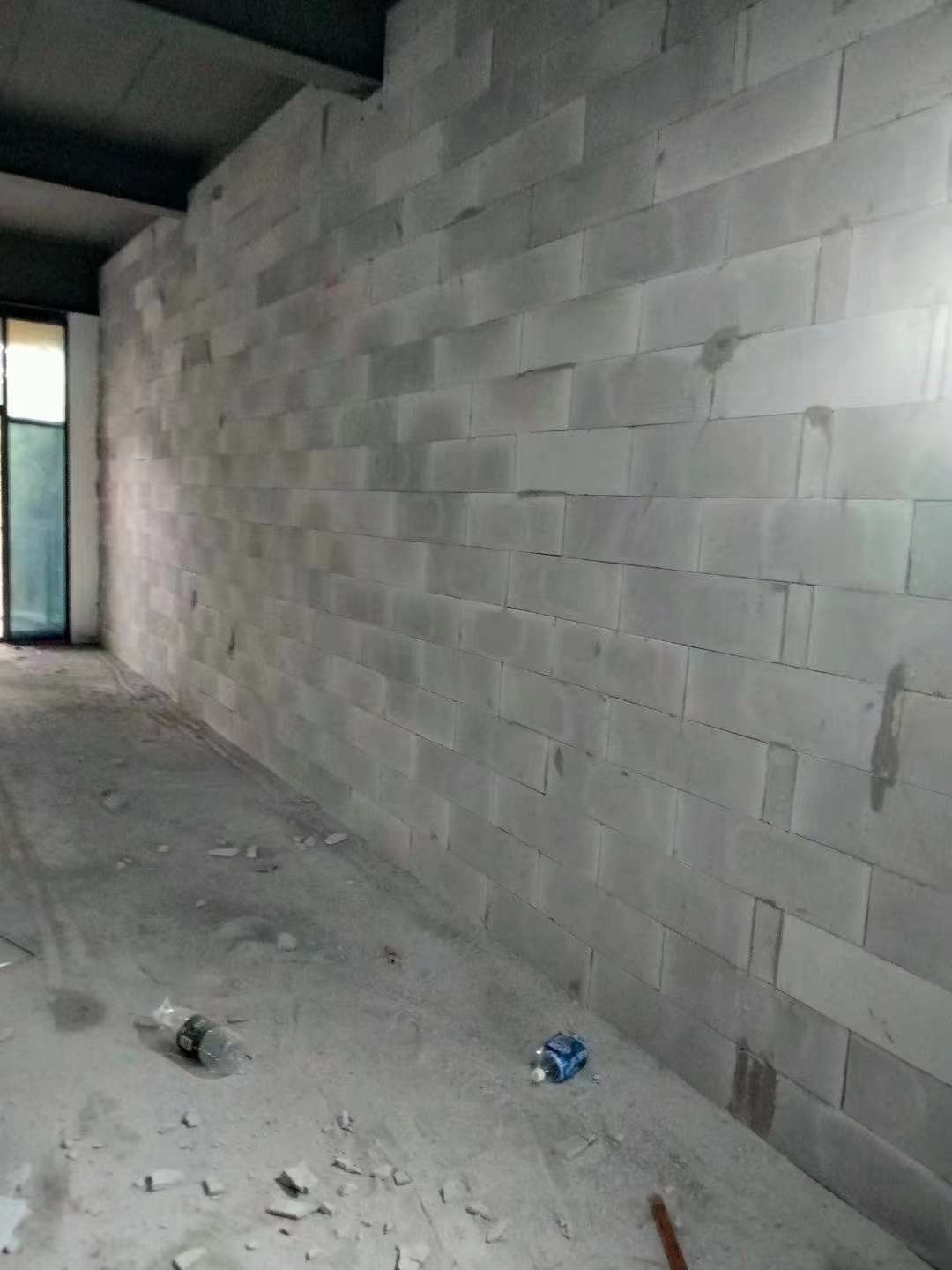 加气砖隔墙施工场景 2