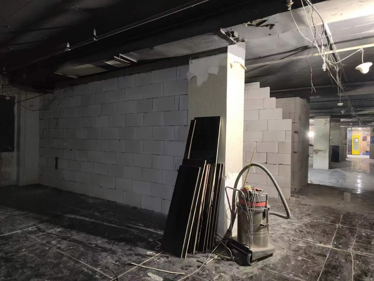 轻质砖隔墙施工场景 1